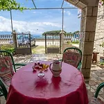 Juri * Sućuraj