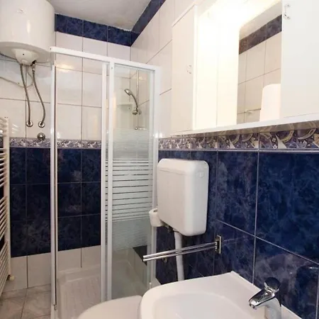 Juri Apartment Sucuraj