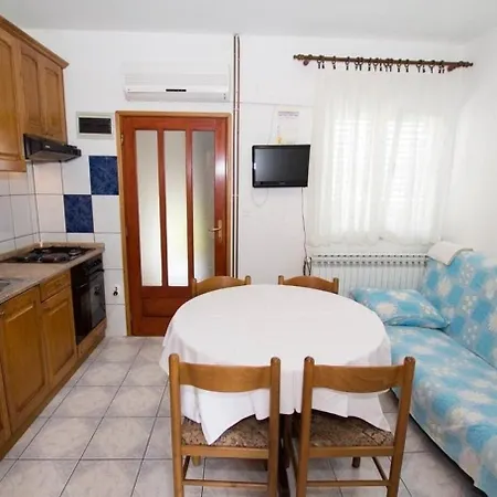 Juri Apartment *
