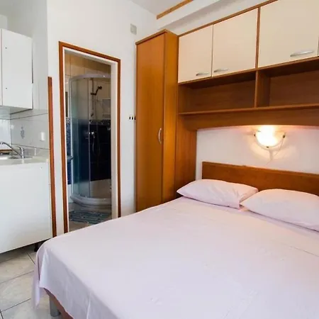 Juri Apartment *