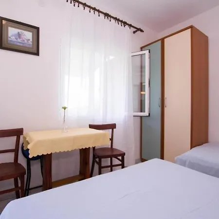 Juri Apartment Sucuraj