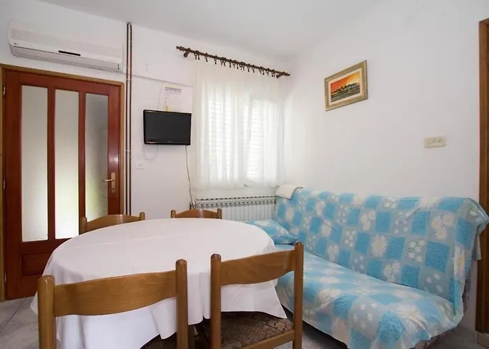 Juri Apartmán Sućuraj