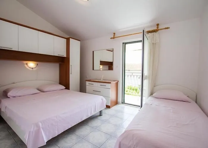 Juri Apartmán Sućuraj